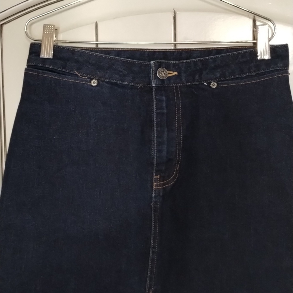 GAP Stretch Knees Length Denim Skirt Size 6 with Split - Picture 2 of 9